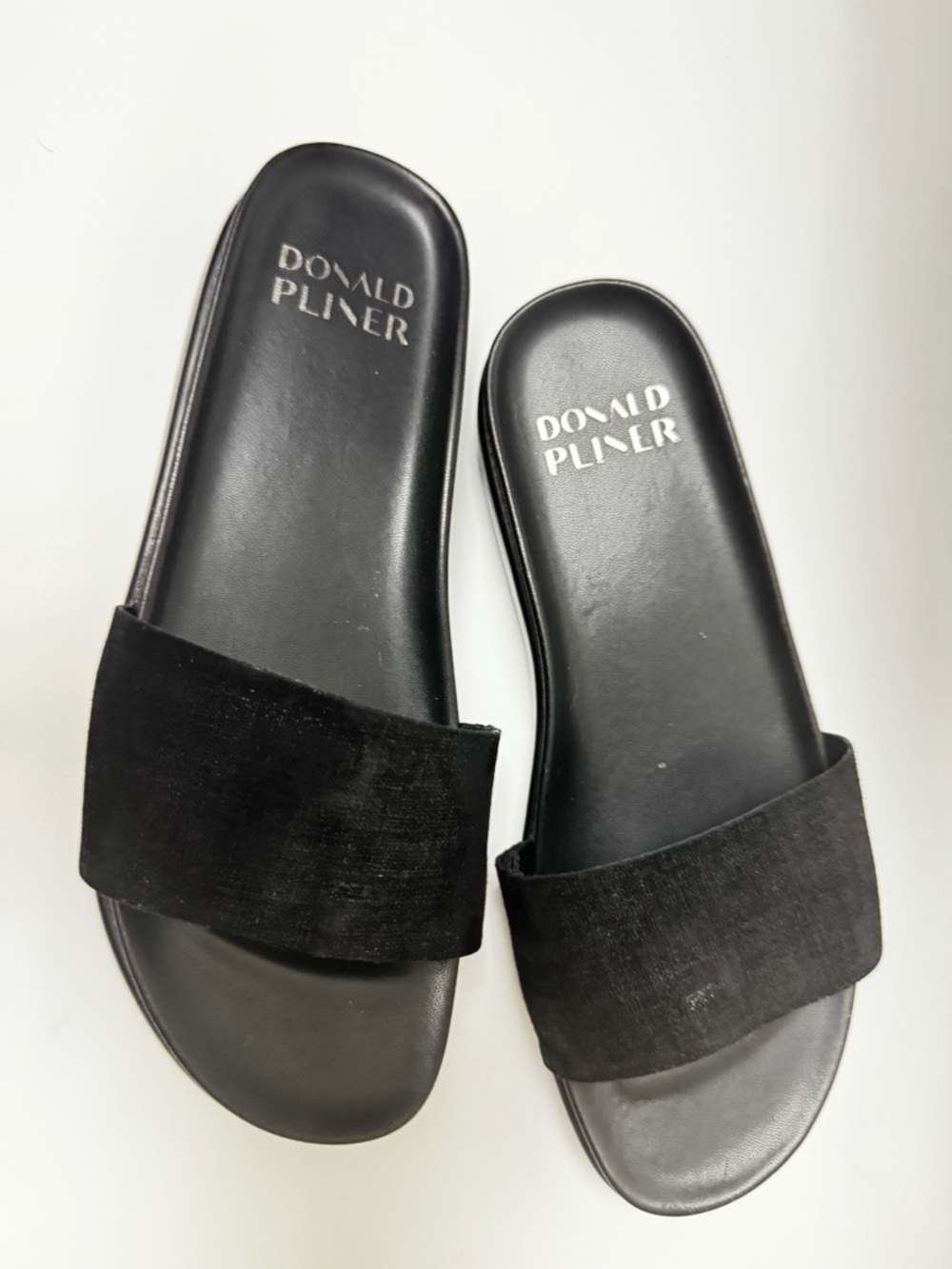 Brand New! Donald Pliner Black Leather Slide/Thong/Sandal Platform in size 7 - Picture 10 of 13